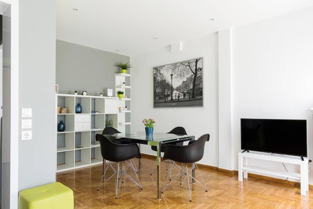 Sunlit 2Br Oasis In Metaxourghio 3Min From Metro Leilighet Athen Eksteriør bilde