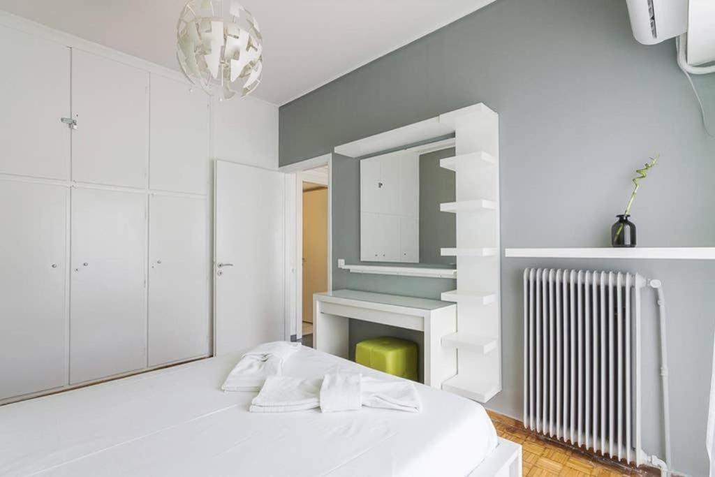 Sunlit 2Br Oasis In Metaxourghio 3Min From Metro Leilighet Athen Eksteriør bilde