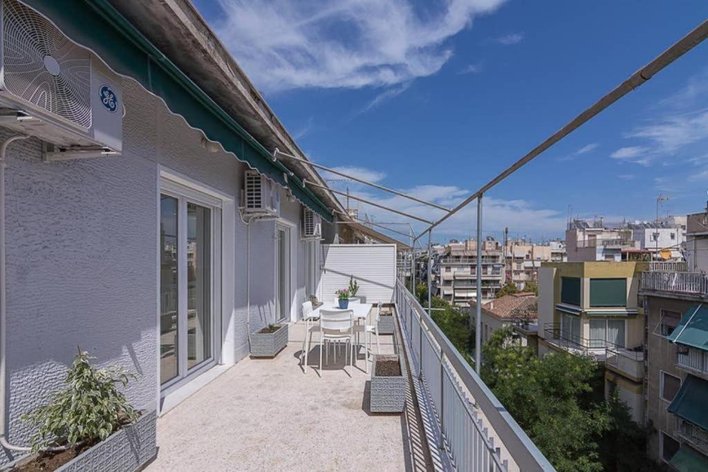 Sunlit 2Br Oasis In Metaxourghio 3Min From Metro Leilighet Athen Eksteriør bilde