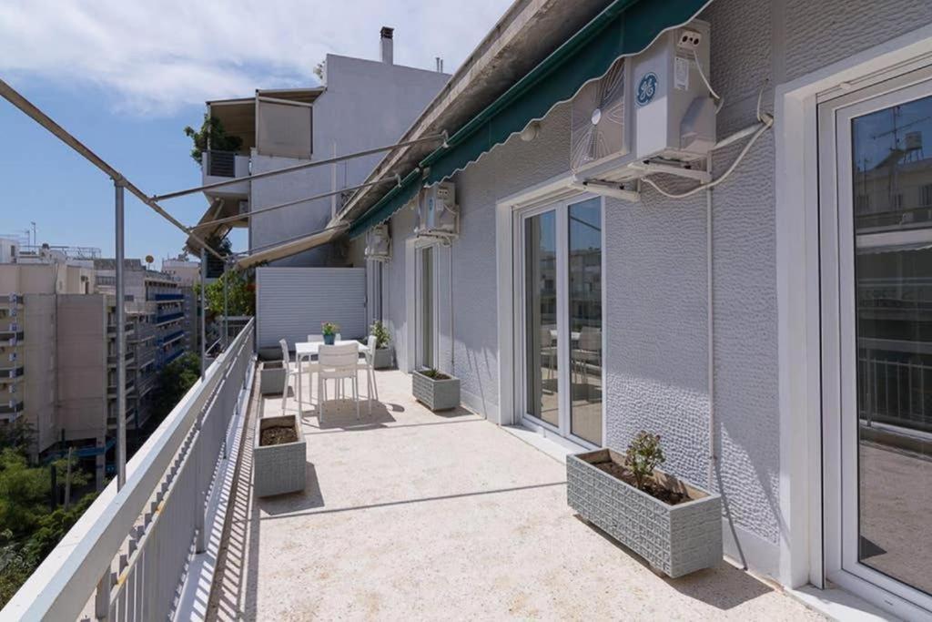 Sunlit 2Br Oasis In Metaxourghio 3Min From Metro Leilighet Athen Eksteriør bilde