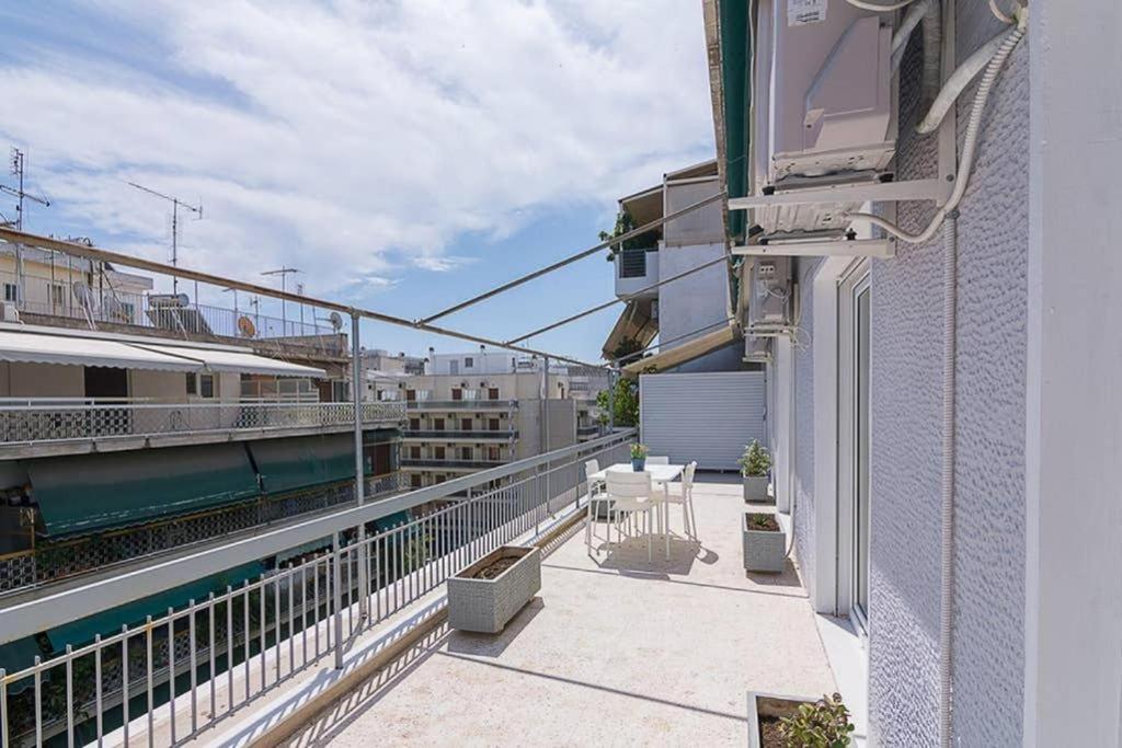 Sunlit 2Br Oasis In Metaxourghio 3Min From Metro Leilighet Athen Eksteriør bilde