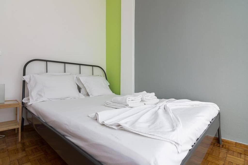 Sunlit 2Br Oasis In Metaxourghio 3Min From Metro Leilighet Athen Eksteriør bilde